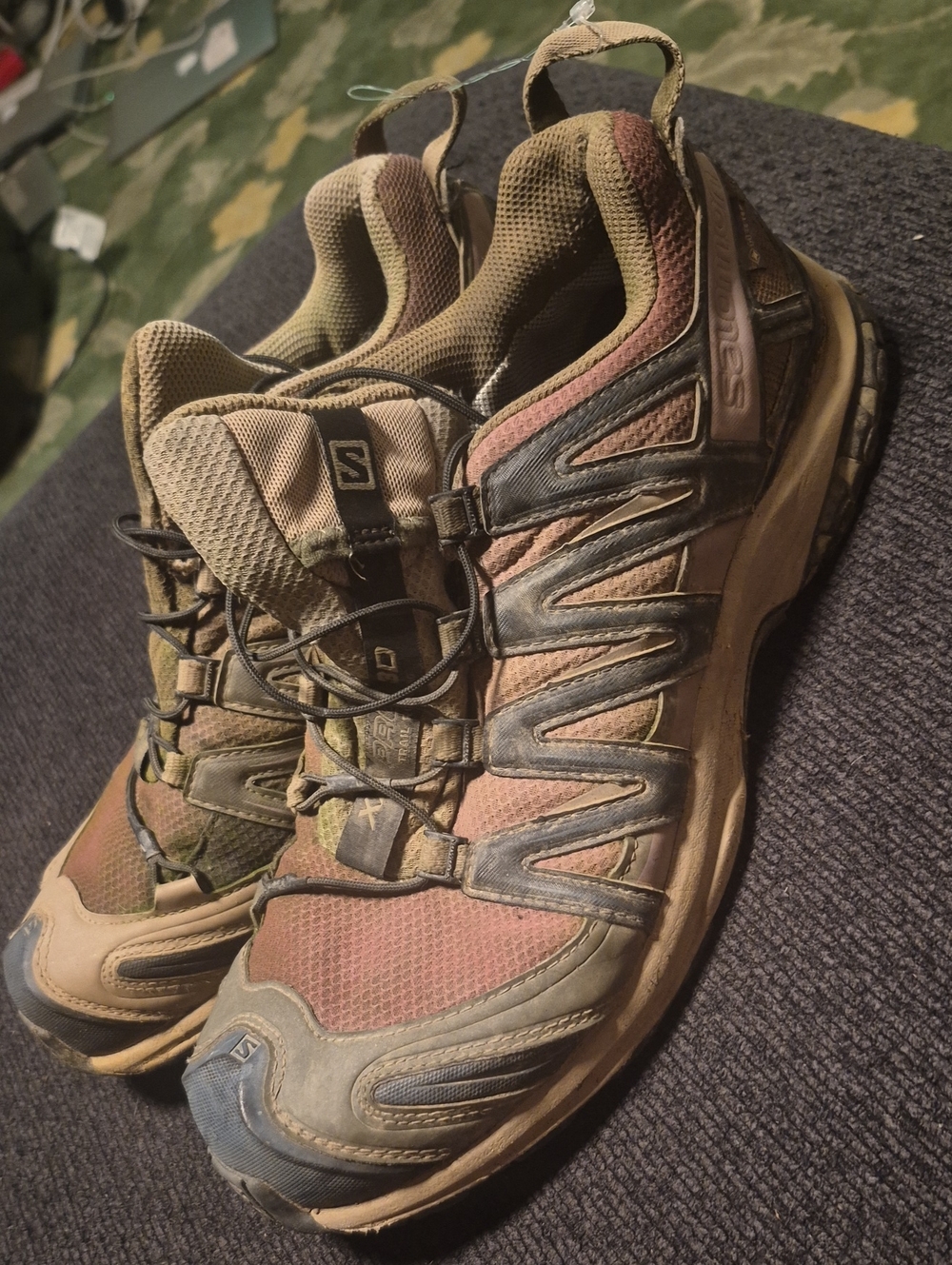 Salomon Men's Athletic Trail Shoes in Olive Green and Rust